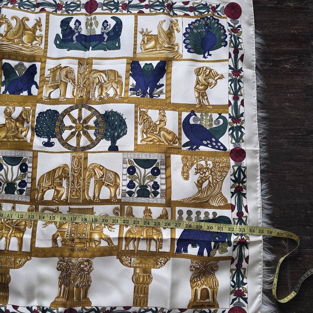 Hermes Paris  Torana Elegant Silk Scarf with Elephant and Gold Design - Picture 4 of 14